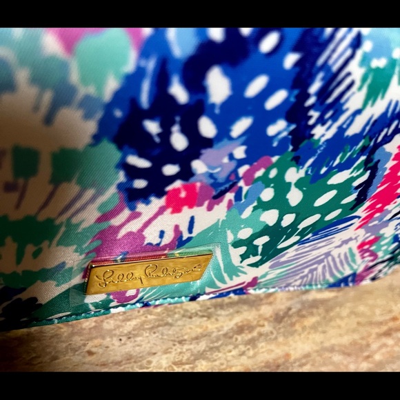 NWOT Lilly Pulitzer wallet organizer - Picture 13 of 16